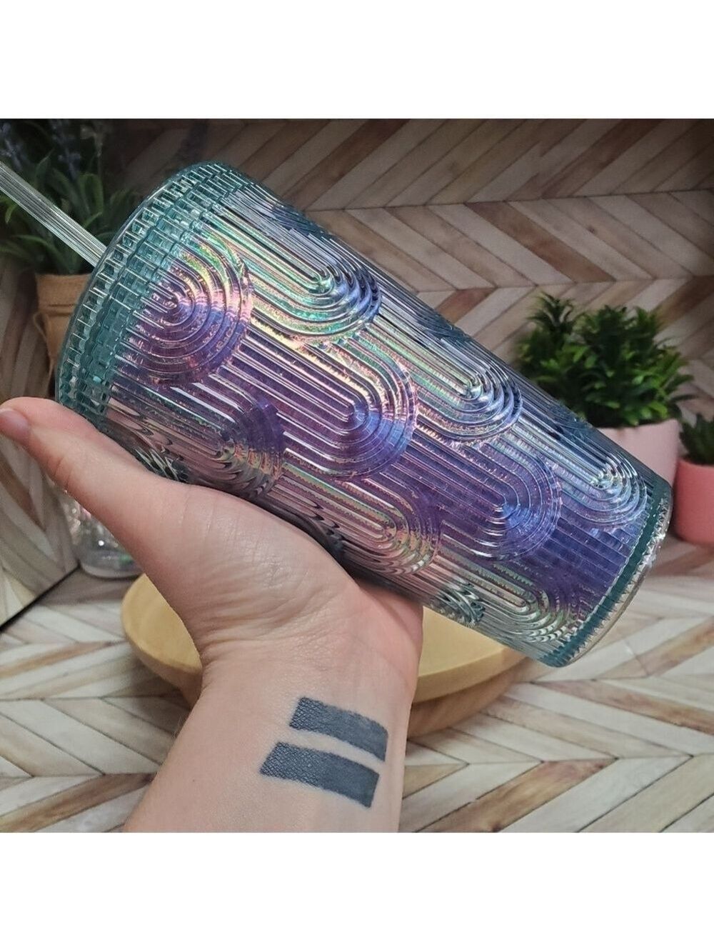 Starbucks 2022 Iridescent Mermaid Scale Holographic Grande Tumbler 🧜‍♀️ - Picture 4 of 6